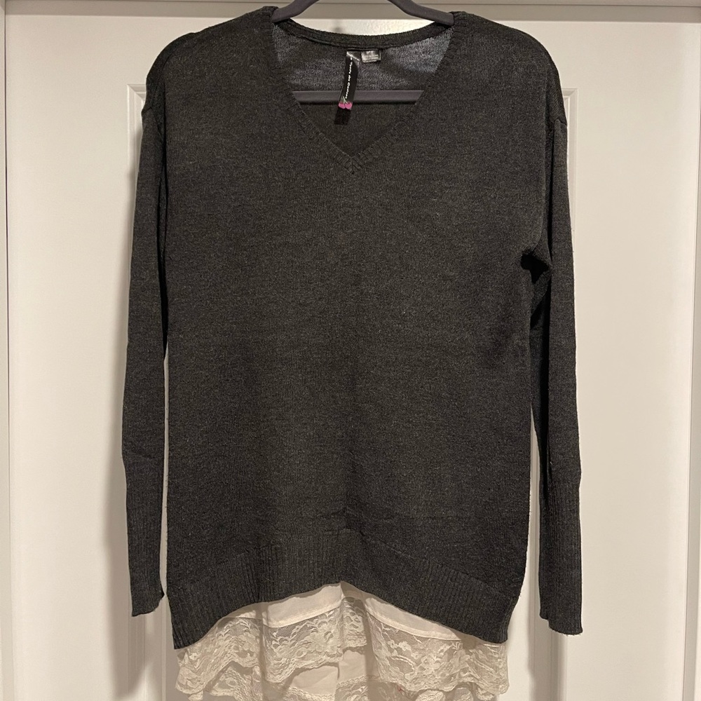 Sweater Long with Lace Trim